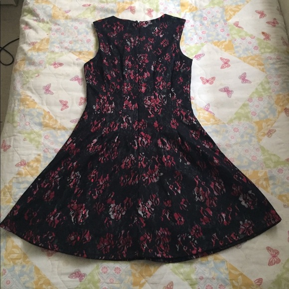 Black rose dress - Picture 2 of 2